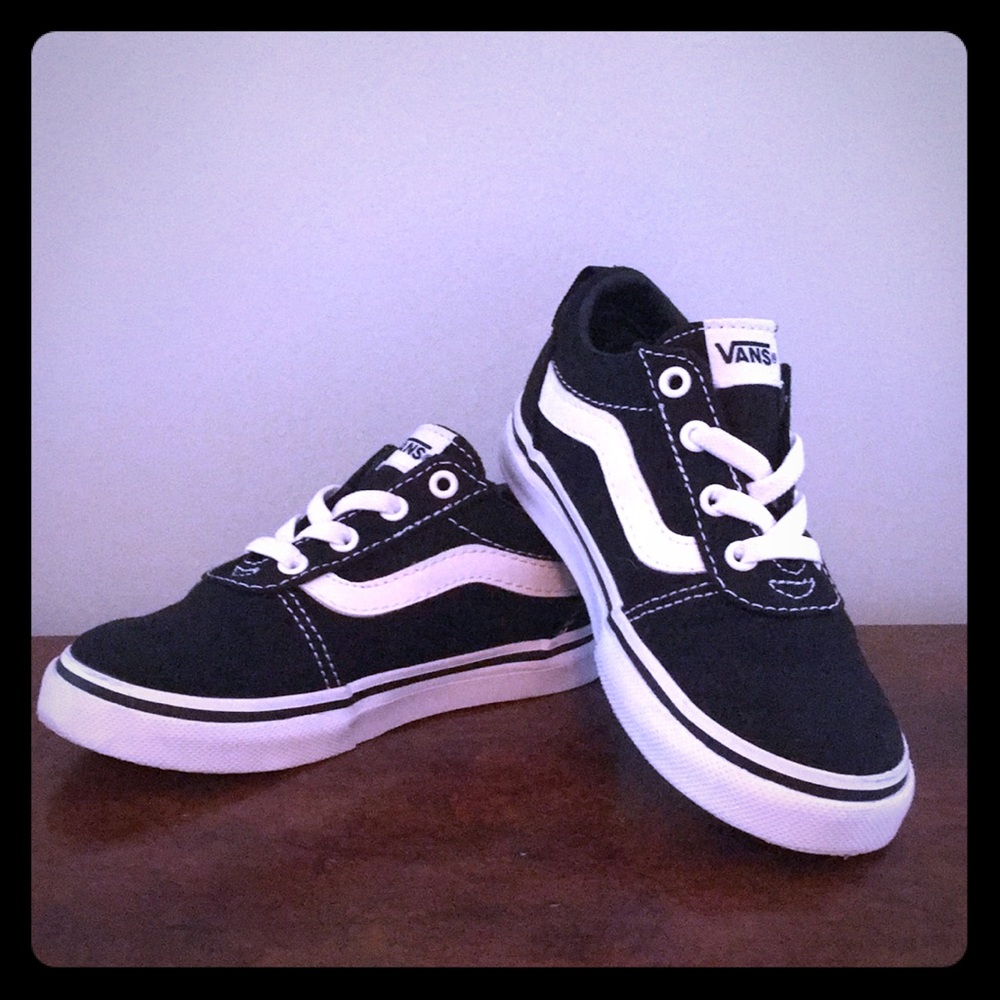 Black/White canvas Vans size 8 (toddler)